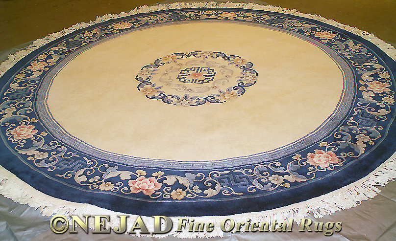 China Ming fine-woven 8' round rug