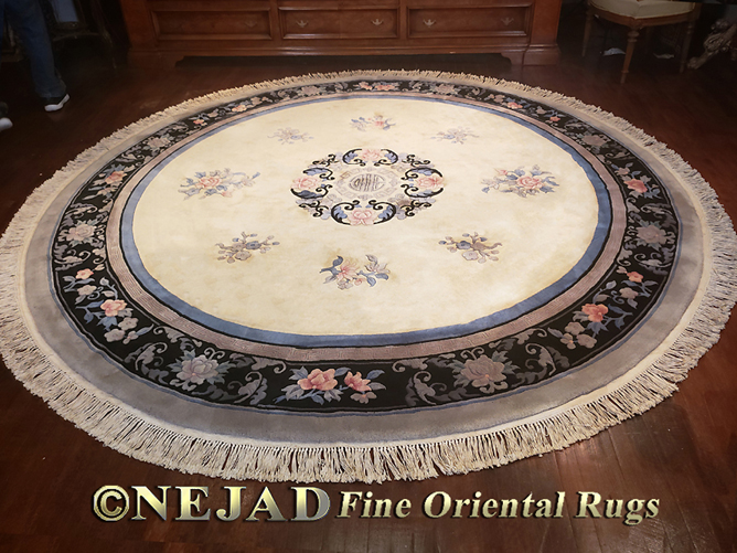 8 ft. round Ming rug
